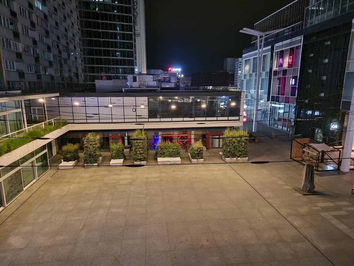 View Apartments And Rooms Warsaw Luaran gambar
